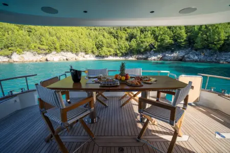 2024 MENORQUIN 68 FLYBRIDGE - Navis Marine