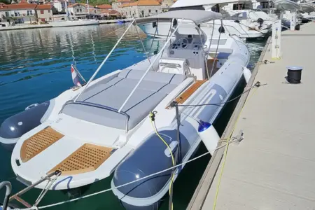 2010 PIRELLI 880 S - Navis Marine