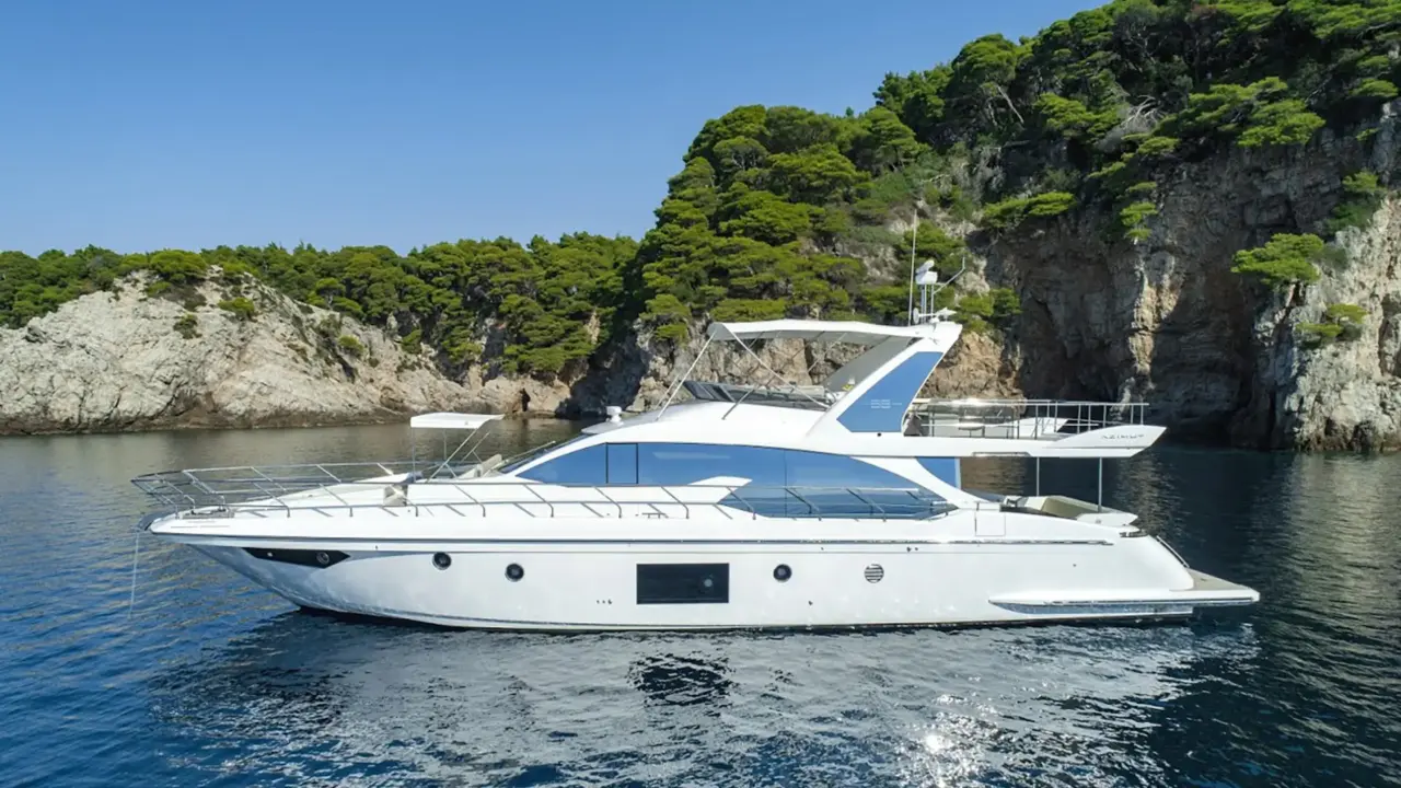 2018 AZIMUT 66 FLY
