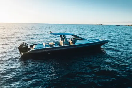 PIRELLI 44 - Navis Marine